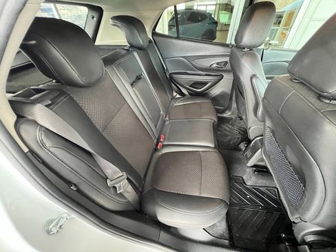 Used 2021 Buick Encore Preferred image 24