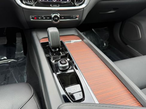 Certified 2025 Volvo V60 B5 Cross Country Plus image 16