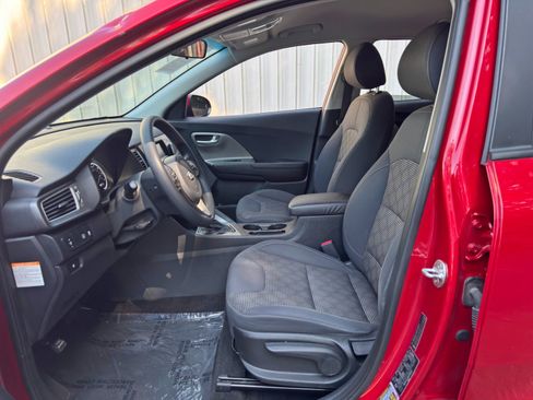 Used 2019 Kia Niro LX FWD image 15