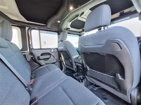 Used 2024 Jeep Wrangler Unlimited Rubicon w/ XTREMEE 35" Tire Package image 16