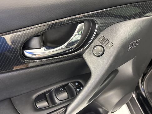 Used 2019 Nissan Rogue SL FWD image 26