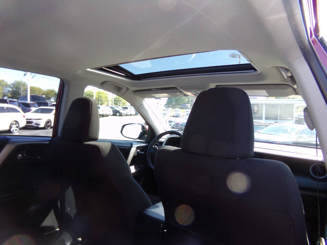 Used 2018 Toyota RAV4 XLE w/ Plus Extra Value Package AWD/4WD image 24
