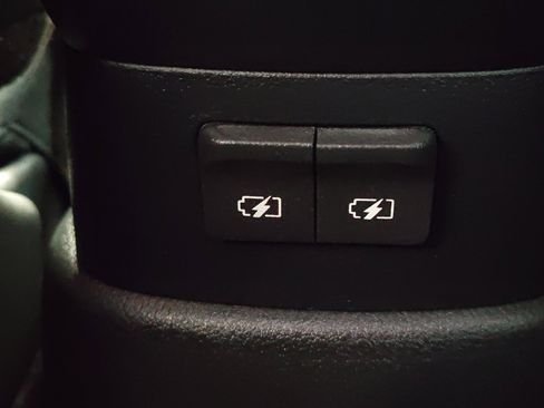 Certified 2025 Nissan Kicks Play S FWD image 4