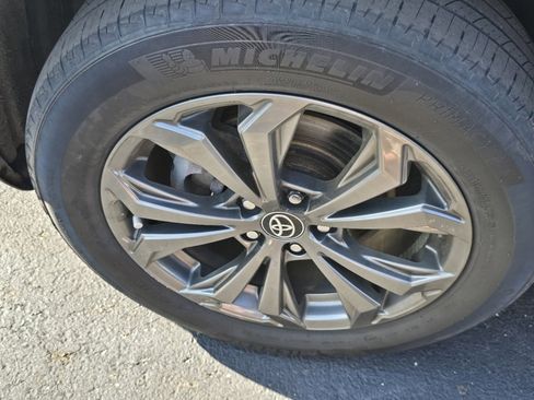 Used 2023 Toyota RAV4 Limited image 10