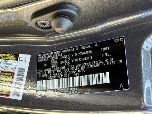 Used 2022 Toyota Highlander XLE FWD image 39