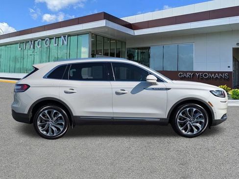 Used 2023 Lincoln Nautilus Reserve w/ Equipment Group 201A AWD/4WD image 3