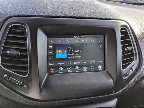 Used 2019 Jeep Compass Latitude w/ Cold Weather Group image 19