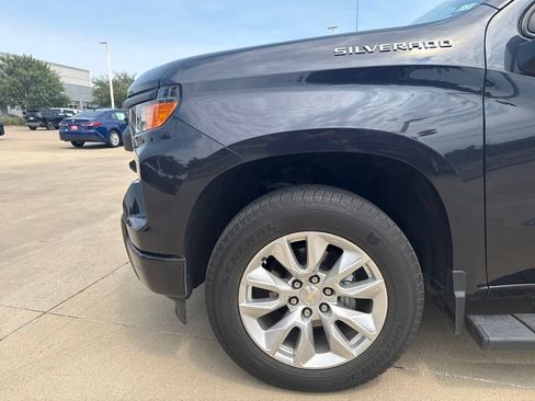 Used 2023 Chevrolet Silverado 1500 Custom AWD/4WD image 2