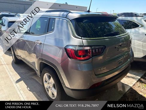 Used 2022 Jeep Compass Latitude AWD/4WD image 8