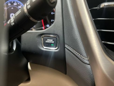 Used 2023 GMC Acadia Denali AWD/4WD image 16