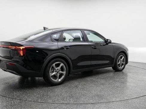 Used 2025 Kia K4 FWD image 9