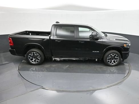 Used 2025 RAM 1500 Laramie AWD/4WD image 31