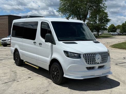 Used 2020 Mercedes-Benz Sprinter 1500 w/ Driver Convenience Package image 1