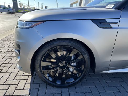 New 2026 Land Rover Range Rover Sport Dynamic SE AWD/4WD image 11
