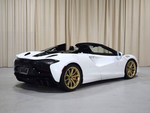 New 2025 McLaren Artura Spider image 11