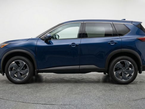 Used 2025 Nissan Rogue SV AWD/4WD image 5