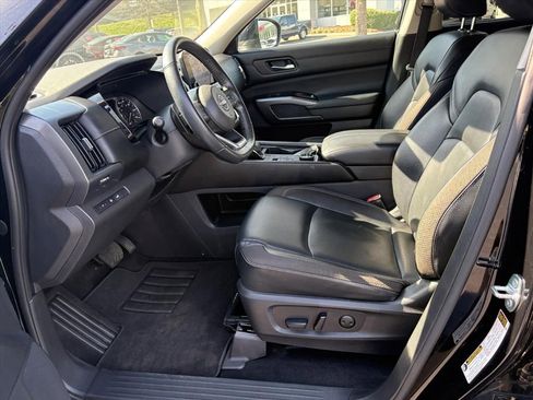 Certified 2022 Nissan Pathfinder SL image 17