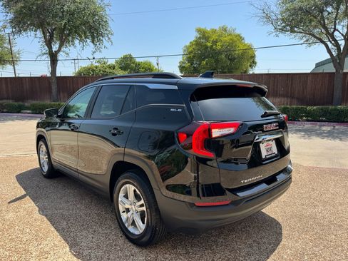 Used 2022 GMC Terrain SLE w/ Driver Convenience Package FWD image 7