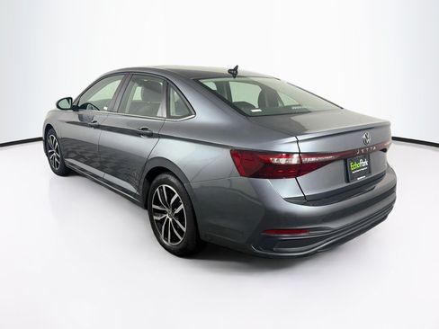 Used 2025 Volkswagen Jetta SE FWD image 5