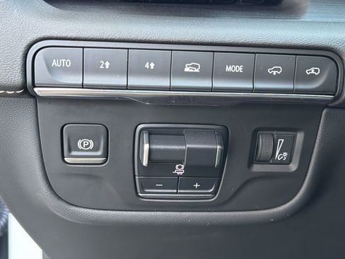 Used 2024 Cadillac Escalade ESV Sport w/ Touring Package image 37