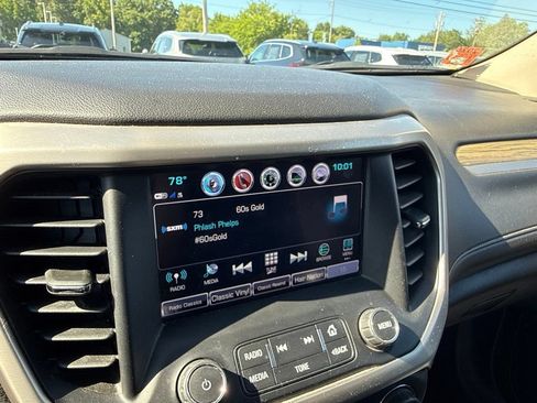 Used 2019 GMC Acadia Denali w/ Technology Package AWD/4WD image 15