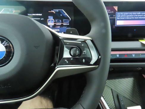 Used 2025 BMW X3 xDrive30i w/ Premium Package image 14