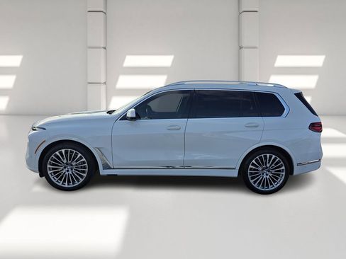 Used 2023 BMW X7 xDrive40i w/ Premium Package image 7
