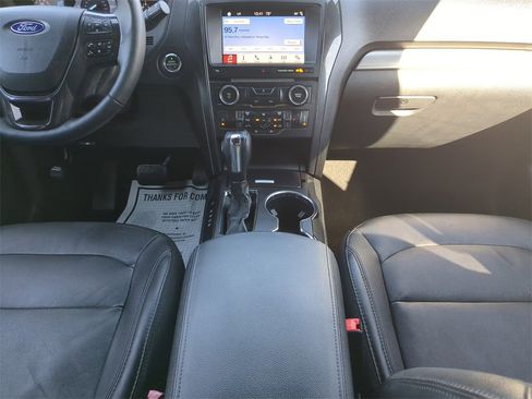 Used 2018 Ford Explorer XLT w/ Equipment Group 202A image 15