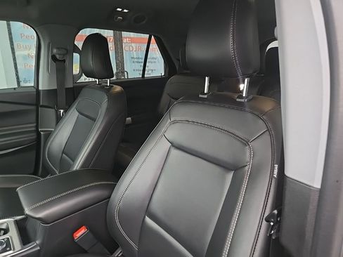Used 2023 Ford Explorer XLT w/ Equipment Group 202A image 33