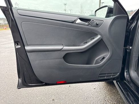 Used 2018 Volkswagen Jetta Sport image 19