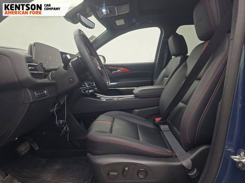 Used 2025 Chevrolet Traverse RS w/ LPO, Floor Liner Package image 4