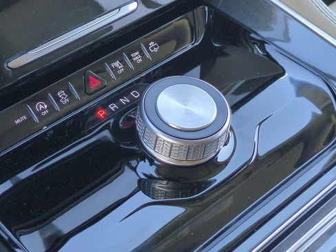 Used 2024 Jeep Wagoneer 2WD w/ Premium Group I image 27