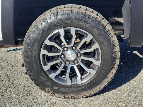 Used 2018 Chevrolet Silverado 1500 LT w/ All Star Edition image 6