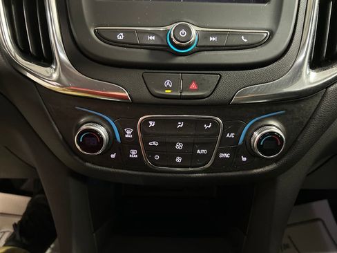 Used 2024 Chevrolet Equinox LT w/ LPO, Floor Liner Package image 19