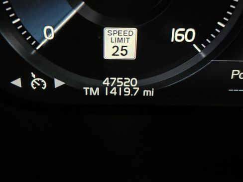 Used 2021 Volvo S60 T6 Momentum AWD/4WD image 28