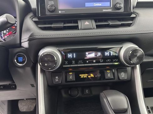 Used 2022 Toyota RAV4 XLE image 27