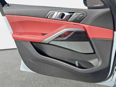 Used 2025 BMW X6 xDrive40i image 26