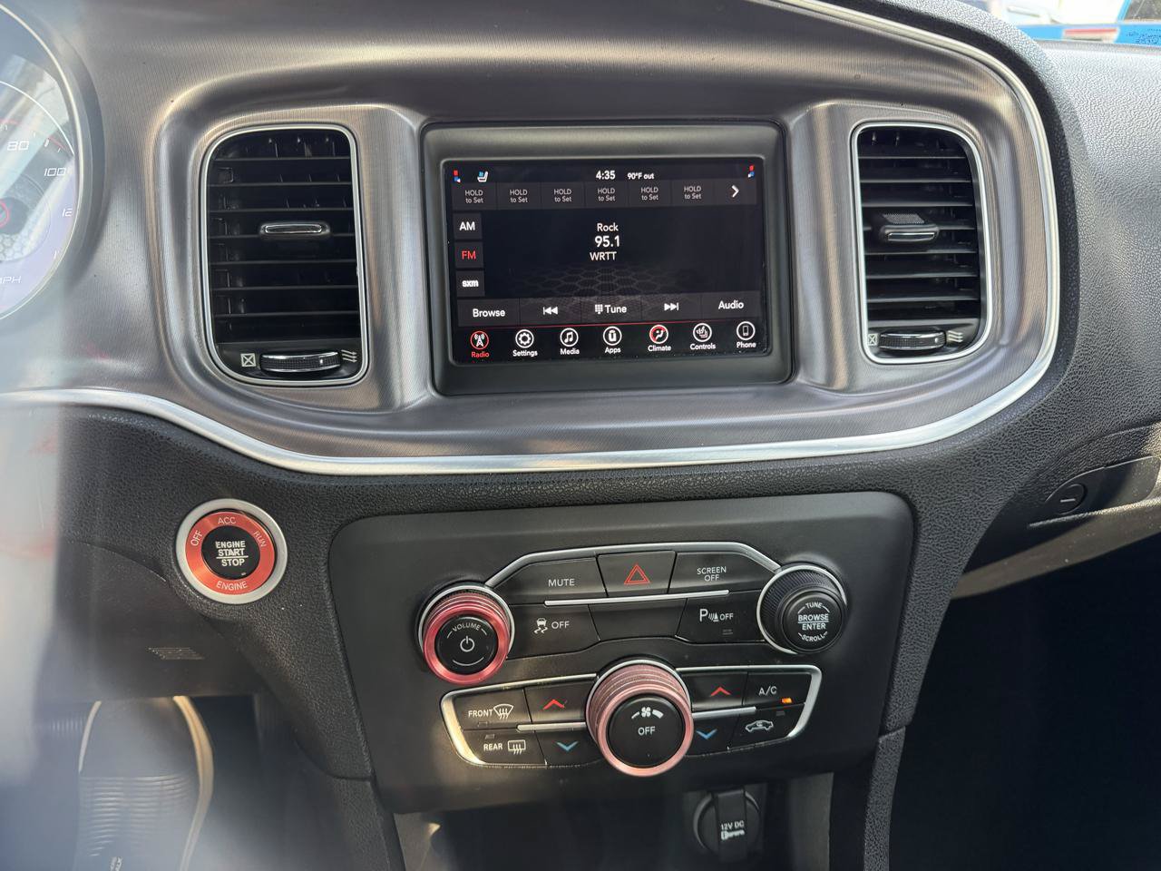 Used 2020 Dodge Charger SXT w/ Leather Interior Group RWD image 4