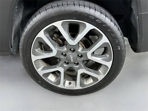 Used 2022 Jeep Renegade Limited w/ Sun, Sound & Wheels Group image 31