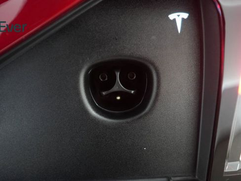 Used 2023 Tesla Model X Plaid AWD/4WD image 10