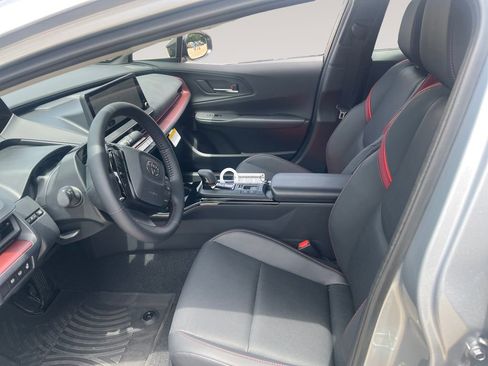 New 2026 Toyota Prius Plug-In Hybrid FWD image 9