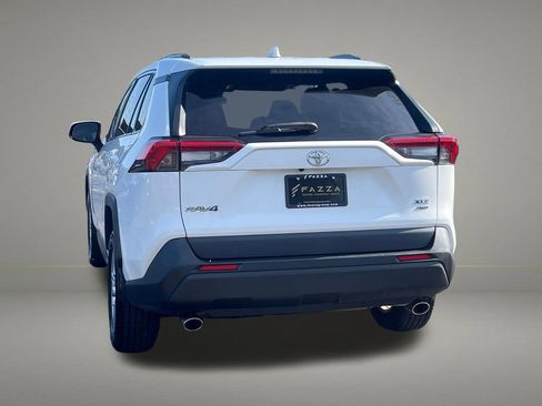 Used 2020 Toyota RAV4 XLE w/ Carpet Mat Package AWD/4WD image 3