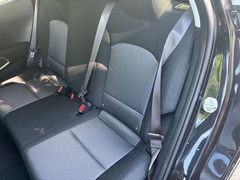 Used 2025 Kia Soul LX w/ LX Technology Package FWD image 32