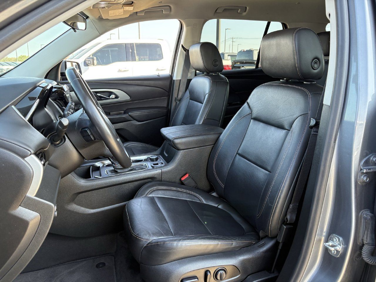 Used 2020 Chevrolet Traverse LT FWD image 26