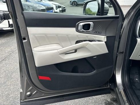 Used 2025 Kia Sorento SX Prestige AWD/4WD image 19