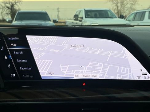 Used 2022 Cadillac Escalade ESV Premium Luxury Platinum image 28