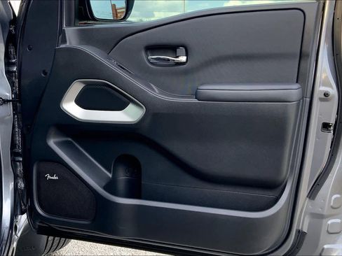 Used 2024 Nissan Frontier SV w/ SV Convenience Package RWD image 23