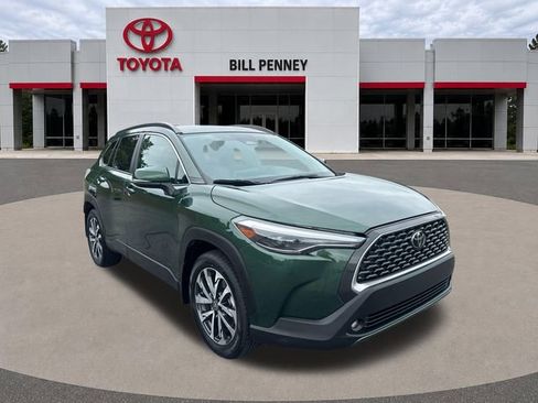 Used 2023 Toyota Corolla Cross XLE w/ Convenience Package FWD image 7