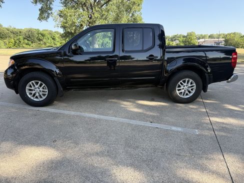 Used 2020 Nissan Frontier SV w/ SV Utility Package AWD/4WD image 8
