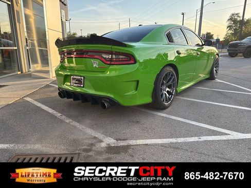 Used 2017 Dodge Charger SRT w/ Harman/Kardon Audio Group image 7